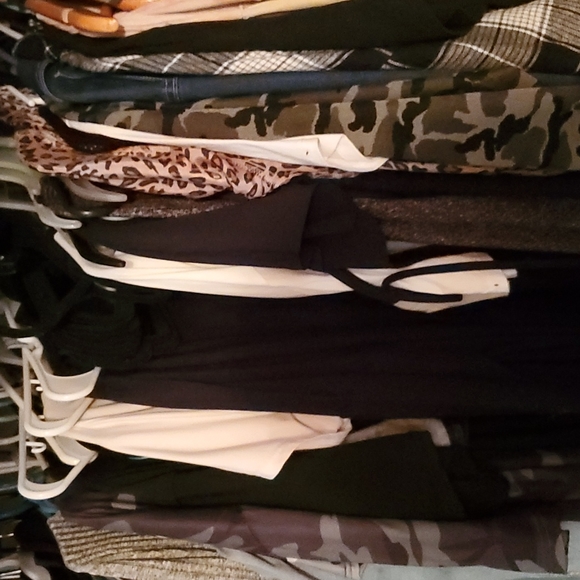 Meet your Posher, Jennifer - Picture 4 of 4